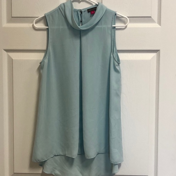 Vince Camuto mock neck sleeveless blouse! - Picture 2 of 3